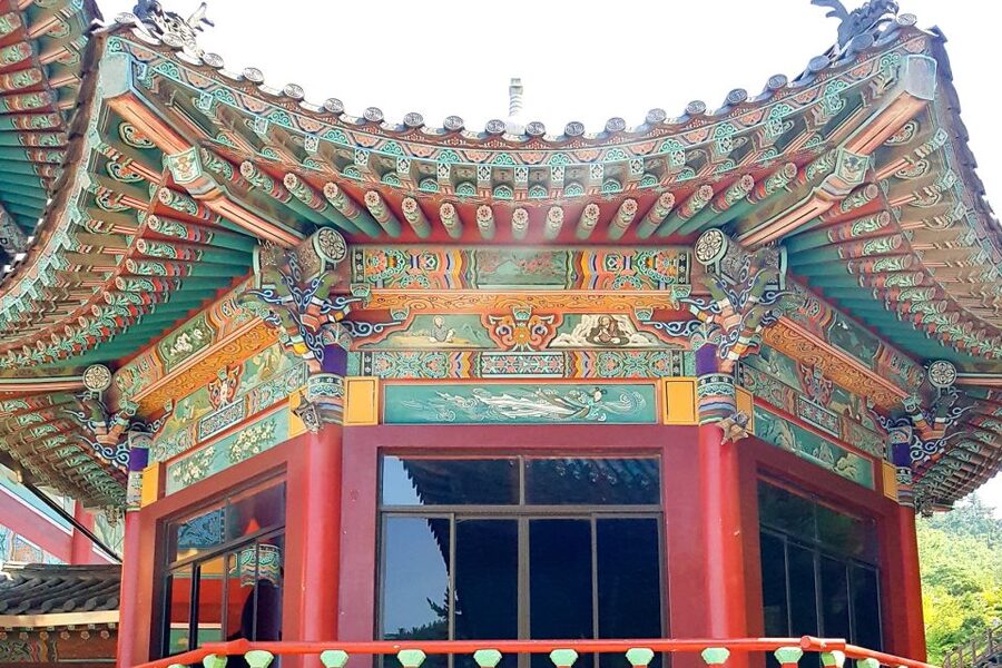 Busan Tour: Gamcheon Village & Yonggungsa Temple + Lunch - Songdo and the Sky Walk