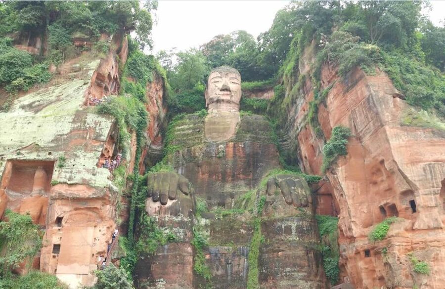 Chengdu Private Tour of Leshan Buddha and Panda Base - How much time will you really have?