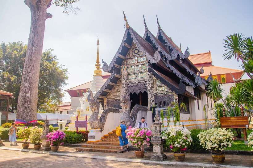 Chiang Mai: 3 Hour Old City and Temples Guided Walking Tour - Who should book this Chiang Mai temple walk?