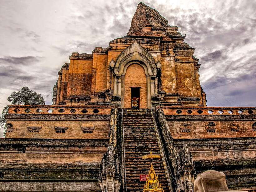 Chiang Mai: 3 Hour Old City and Temples Guided Walking Tour - Why this short walk works in Chiang Mai