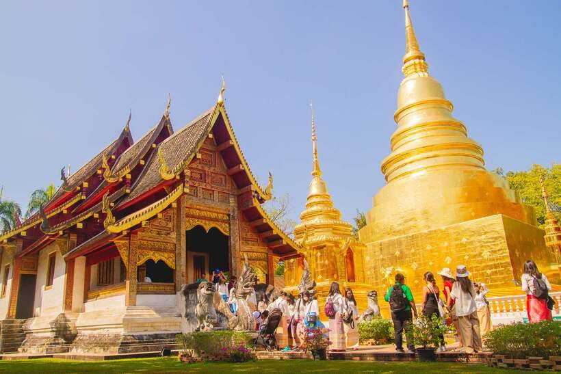 Chiang Mai: 3 Hour Old City and Temples Guided Walking Tour - Wat Phan Tao, where the woodwork gets the spotlight