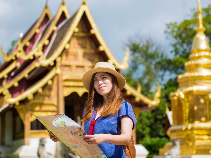 Chiang Mai: 3 Hour Old City and Temples Guided Walking Tour - Wat Phra Singh and a lavish final stop