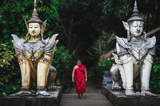 Chiang Mai Best City Tour with Doi Suthep, Pha Lat & Chedi Luang - Transport, group size, and private upgrades
