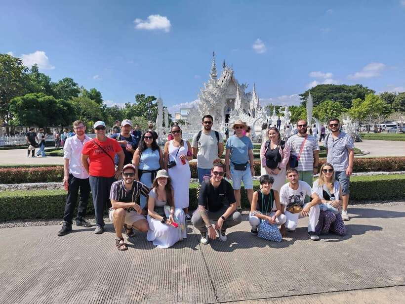 Chiang Mai: Chiang Rai Temples, Karen Tribe and Hot Springs - Guide language, audio help, and what to pack