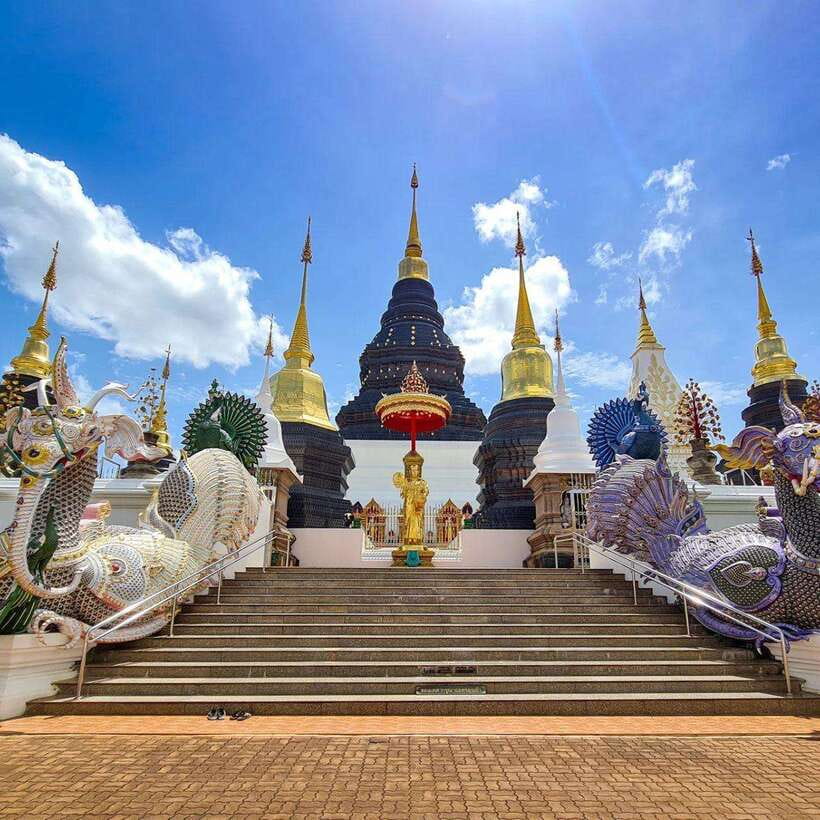 Chiang Mai: Dantewada ,Wat Ban Den Temple & Cafe Elephant - Wat Ban Den and its bold design