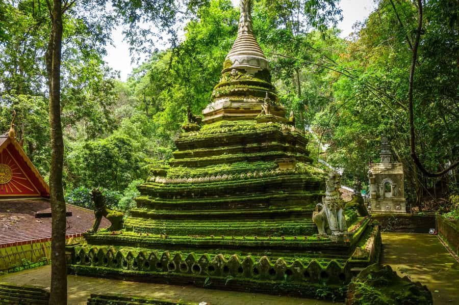 Chiang Mai Discover Hidden Gem Northern Temples I Thailand - Wat Lok Moli begins the route quietly