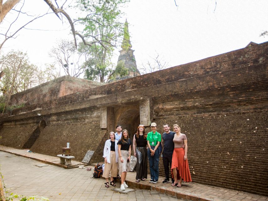 Chiang Mai: Doi Suthep and Wat Umong Enchanting Evening Tour - The guides make the difference