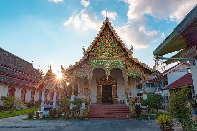 Chiang Mai - Doi Suthep Temple and Street Food Tour - Transport, group size, and meeting details