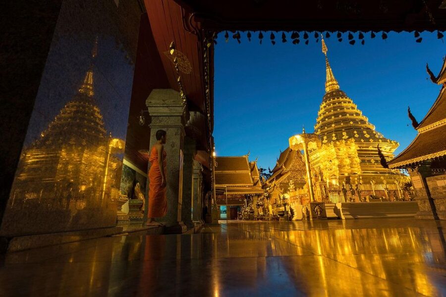 Chiang Mai: Doi Suthep & Wat Umong Twilight Tour with Pickup - Who should book this evening tour?