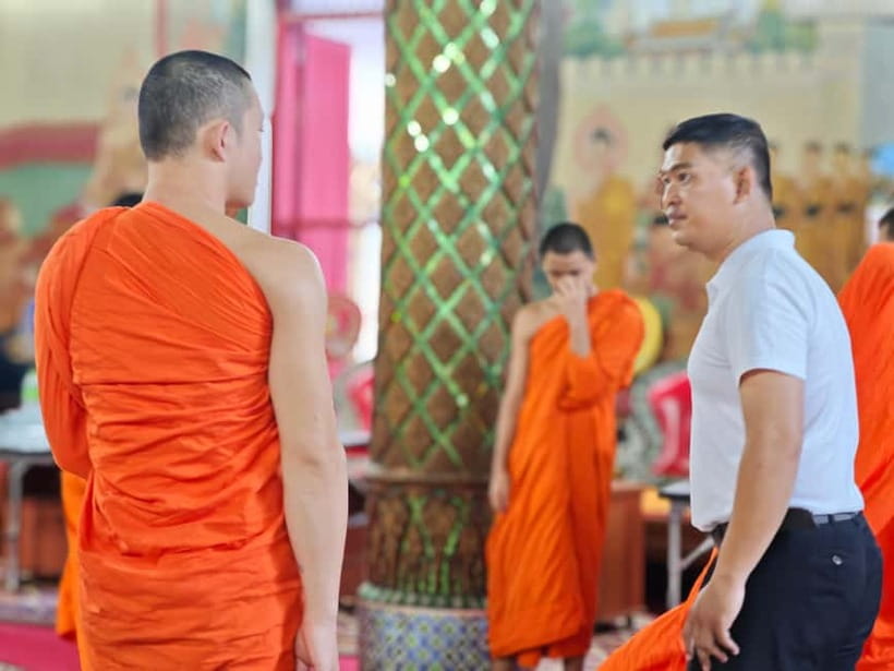 Chiang Mai: Evening Chanting & Meditation - What the guides add to the experience