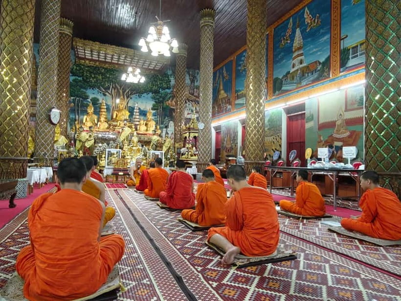 Chiang Mai: Evening Chanting & Meditation - Meeting the guide and settling into the temple