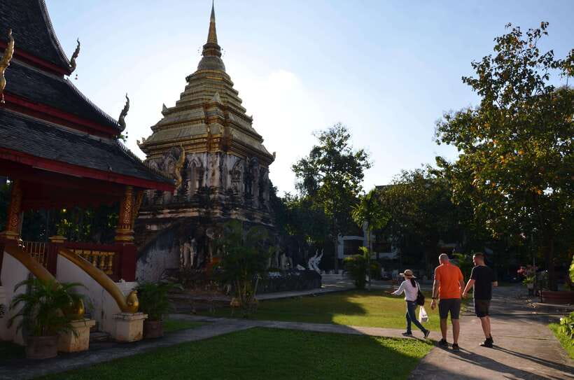 Chiang Mai: Historic Temples and City Guided Walking Tour - Why this three-hour walk works so well