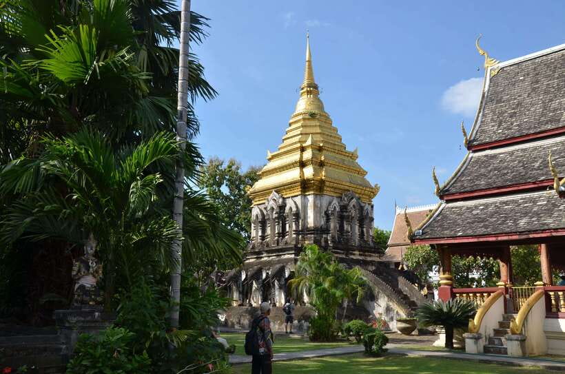 Chiang Mai: Historic Temples and City Guided Walking Tour - Wat Chiang Man, Chiang Mai’s first temple