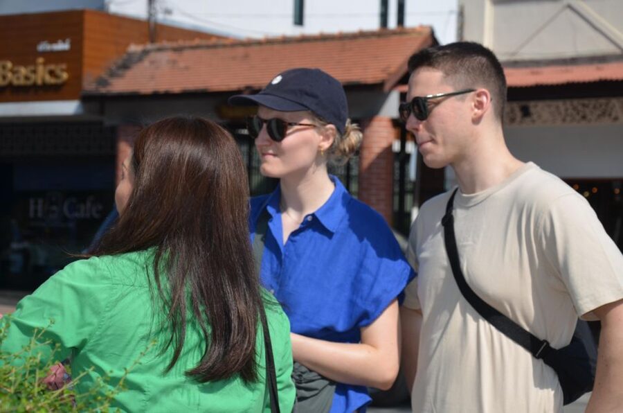 Chiang Mai: Historic Temples and City Guided Walking Tour - What the guides add to the walk