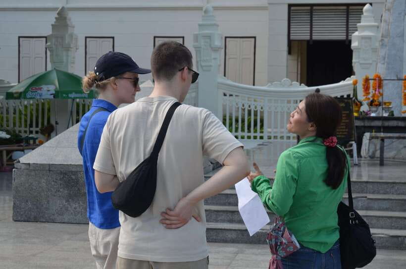 Chiang Mai: Historic Temples and City Guided Walking Tour - Three Kings Monument and the Old City story