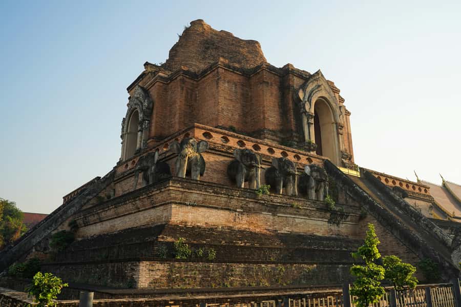 Chiang Mai Light: Tuk Tuk Night Tour with Temples & Markets - Wat Phra Singh and the city’s Buddhist heart