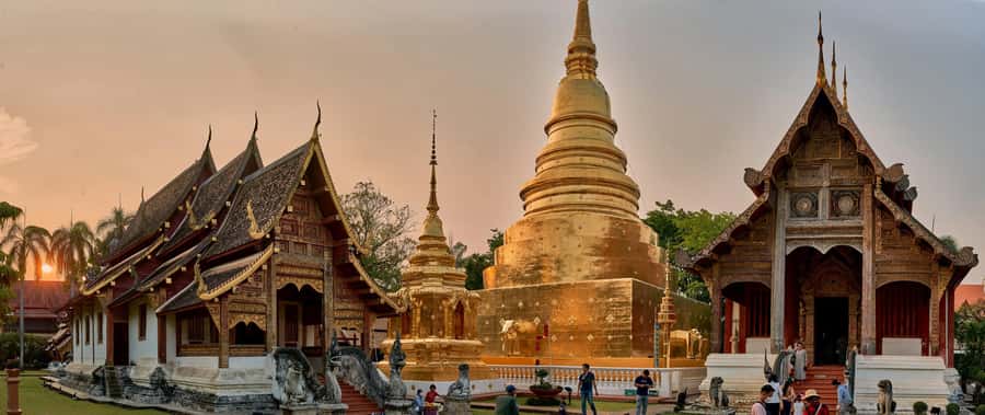 Chiang Mai Light: Tuk Tuk Night Tour with Temples & Markets - Wat Lok Moli adds another side of old Chiang Mai