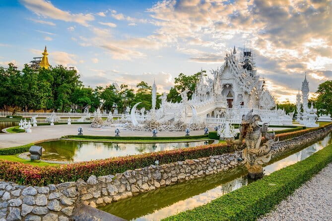 Chiang Mai Old City & Temples 3 hour Twilight Walking Tour - A lower-impact way to see the Old City