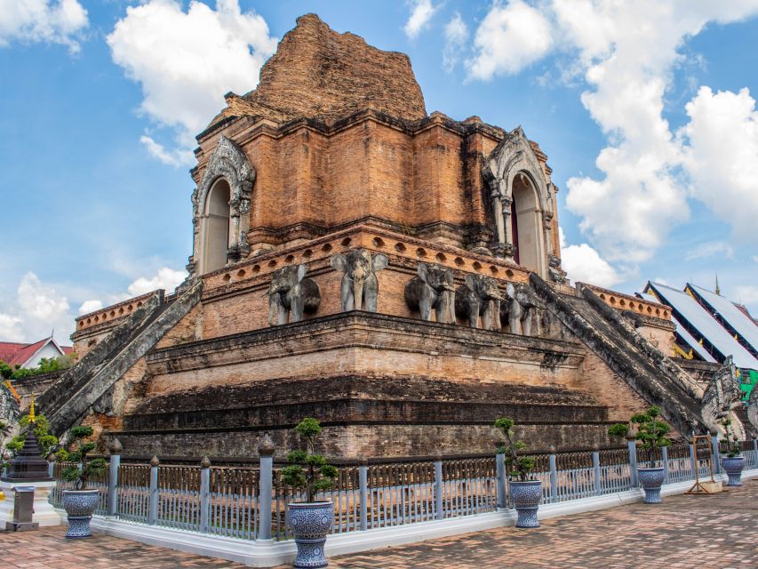 Chiang Mai: Private Tuk Tuk Tour of City Temples With Pickup - Wat Sri Suphan, Chiang Mai’s Silver Temple