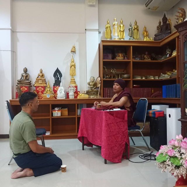 Chiang Mai: Silver Craftwork Temple Tour with Monk Meeting - Practical etiquette for the monk and temples