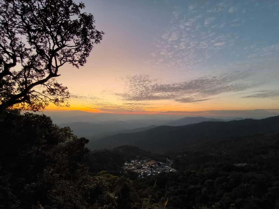 Chiang Mai Sunset Point,Wat Pha Lat,Wat Doi Suthep,Wat Umong - Guides, driving, and the private format