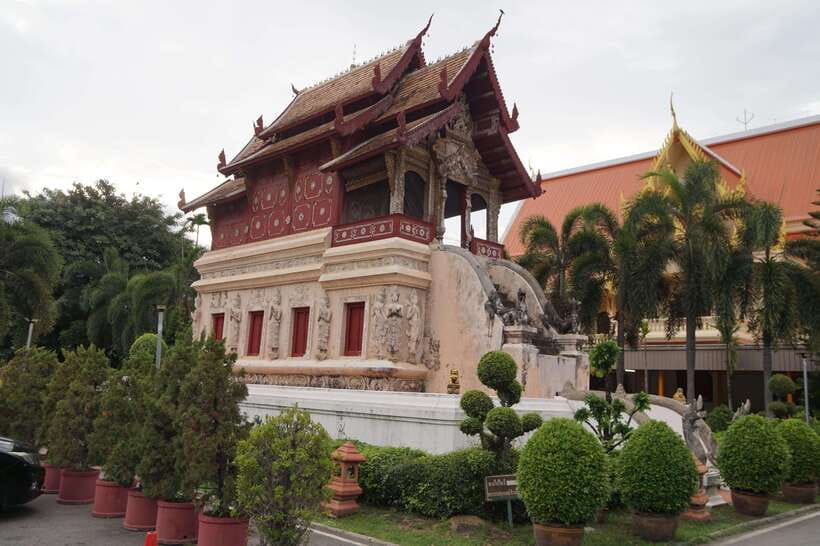Chiang Mai: Temple And City Walking Tour Part I - Wat Phra Singh, home of the Lion Buddha