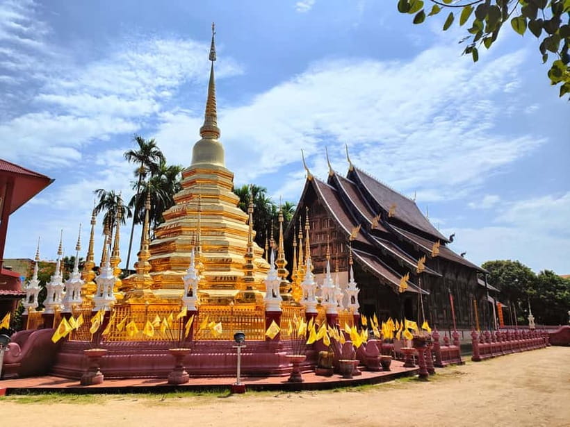 Chiang Mai: Temple And City Walking Tour Part I - Starting at 8:20 am in Chiang Mai’s old city