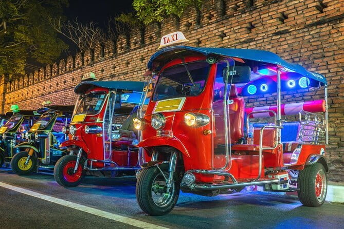 Chiang Mai Temples and Market Tuk Tuk Night Tour - Key points to know before you book
