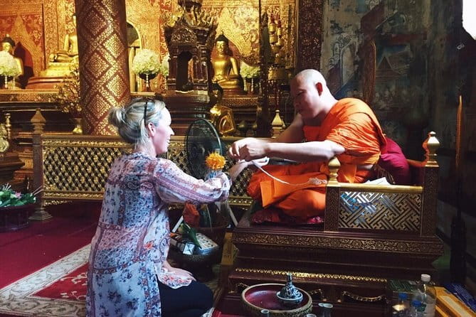 Chiang Mai Temples and Market Tuk Tuk Night Tour - What the $34.23 price really covers