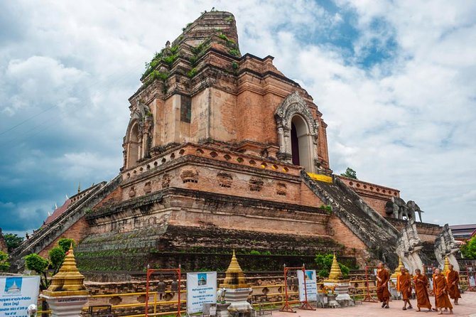 Chiang Mai Temples & City - Wat Chedi Luang and the massive pagoda