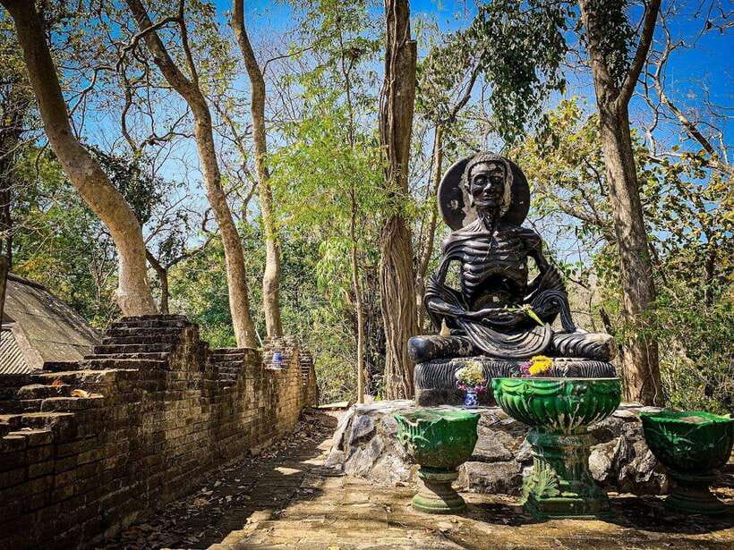 Chiang Mai:Wat Phra That Doi Suthep & Wat Umong Evening Tour - What the evening adds to the temple visit