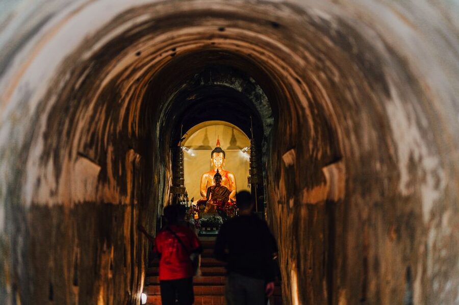 Chiang Mai: Wat Umong & Doi Suthep Half Day Tour - Wat Umong and its forest tunnel