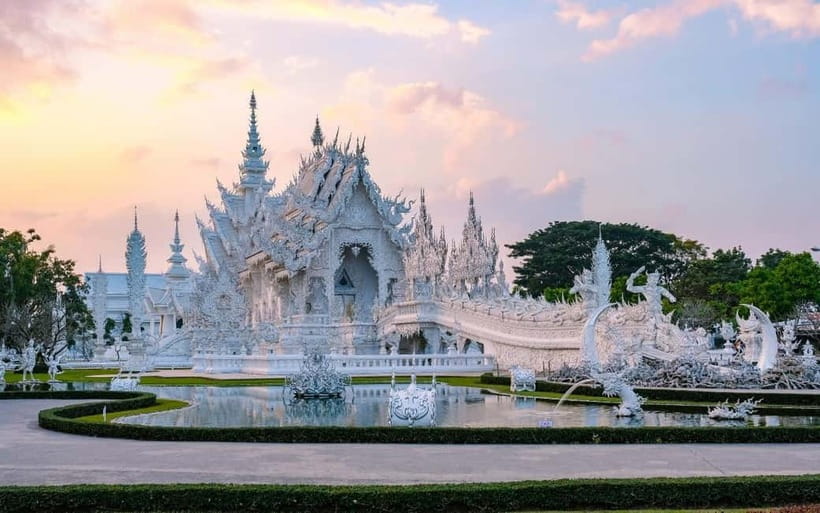 Chiang Mai: White and Blue Temples and Lalita Cafe - Key points to know before booking