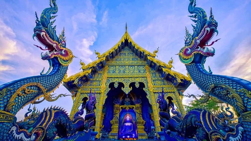 Chiang Mai: White and Blue Temples and Lalita Cafe - The Karen Long Neck village and the two ticket options