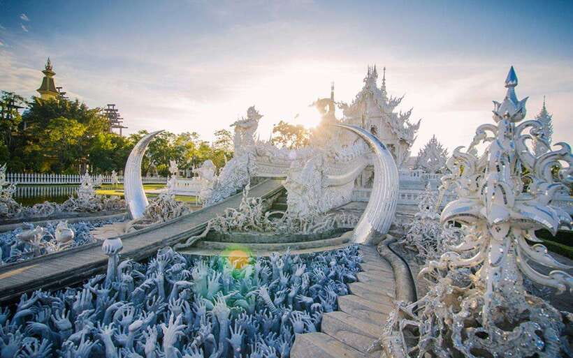 Chiang Mai: White, Blue & Big Buddha Temples in Chiang Rai - Guide quality and group size
