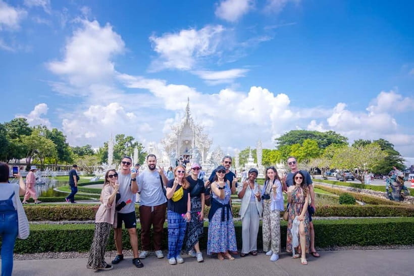 Chiang Mai: White, Red/Black & Blue Temples Tour with Lunch - Key points to know before booking