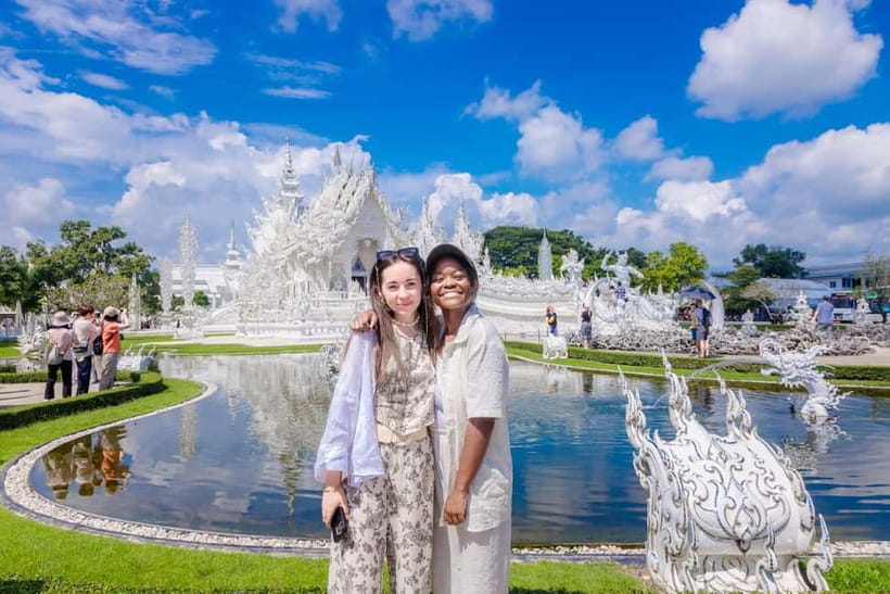 Chiang Mai: White, Red/Black & Blue Temples Tour with Lunch - Huay Pla Kang and the Red Temple option