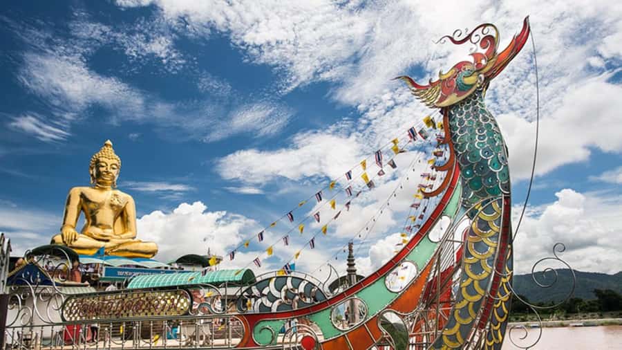 Chiang Rai: 3 Temples and Golden Triangle 1 Day Tour - Long Neck Karen Village and the limits of a short visit