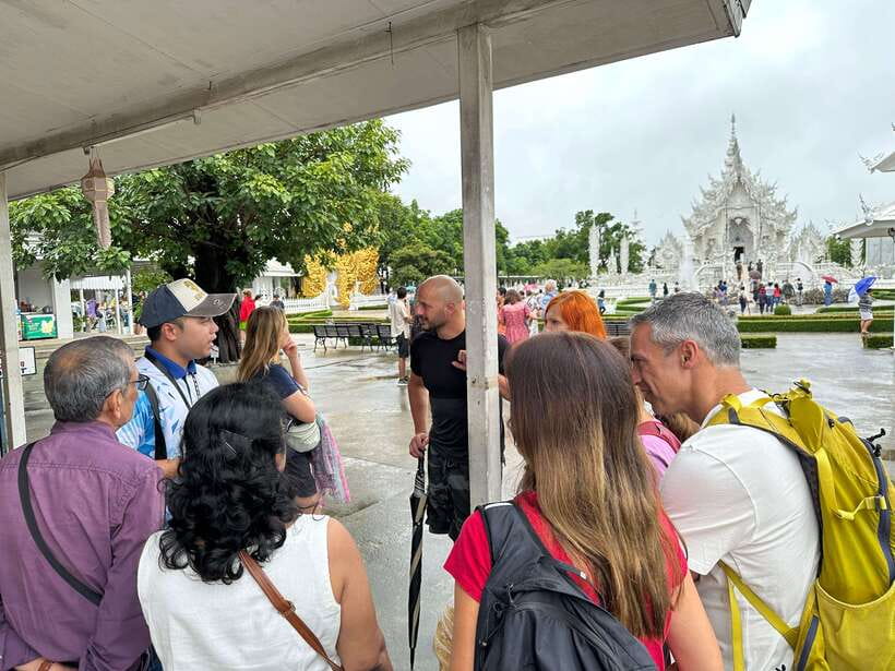 Chiang Rai: Half Day Tour – 3 Famous Temples & Lalita Cafe’ - Guides, transport, and the human side of the outing
