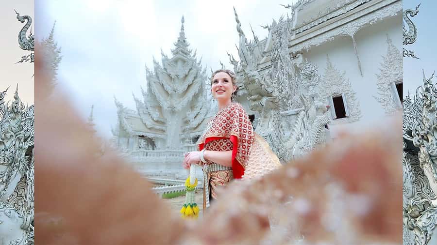 Chiang Rai:Photos of traditional Thai costumes,White Temple - Dressing for the White Temple in Chiang Rai