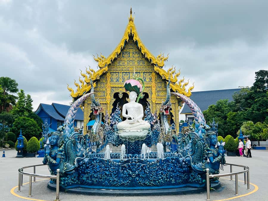 Chiang Rai:Private Transfer to Chiang Mai with Temples Visit - Starting at Baan Dam Museum, the Black House