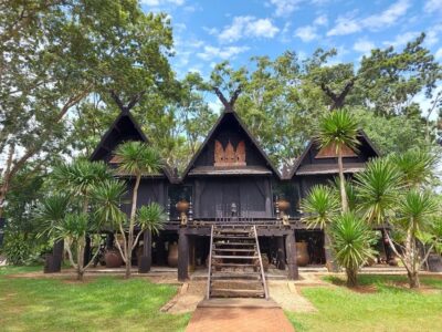 Temple Treasures & Popular Sightseeings (Buffet)