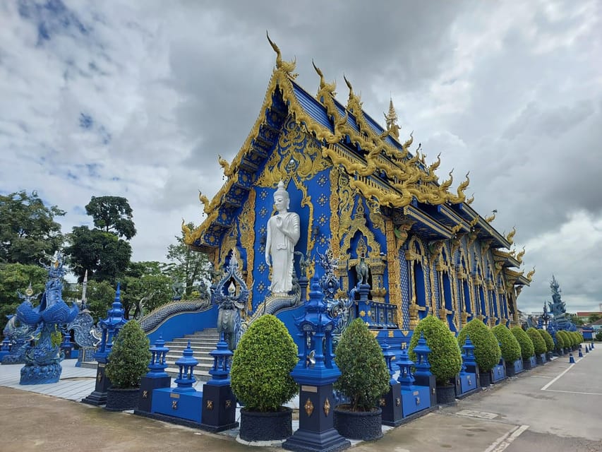 Chiang Rai: Temple Treasures & Popular Sightseeings (Buffet) - The Golden Triangle gives the afternoon a wider view