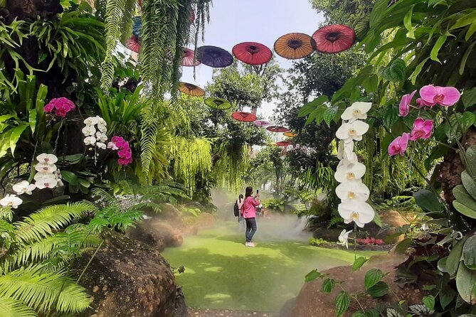 Chiang Rai Temples Day Trip from Chiang Mai - Lunch in Chiang Rai keeps the schedule moving