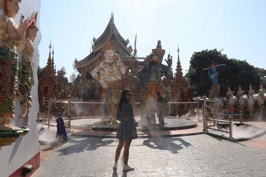Chiang Rai: Temples Trip with Sang Kaew and Lalitta Cafe - The private car makes the long day easier