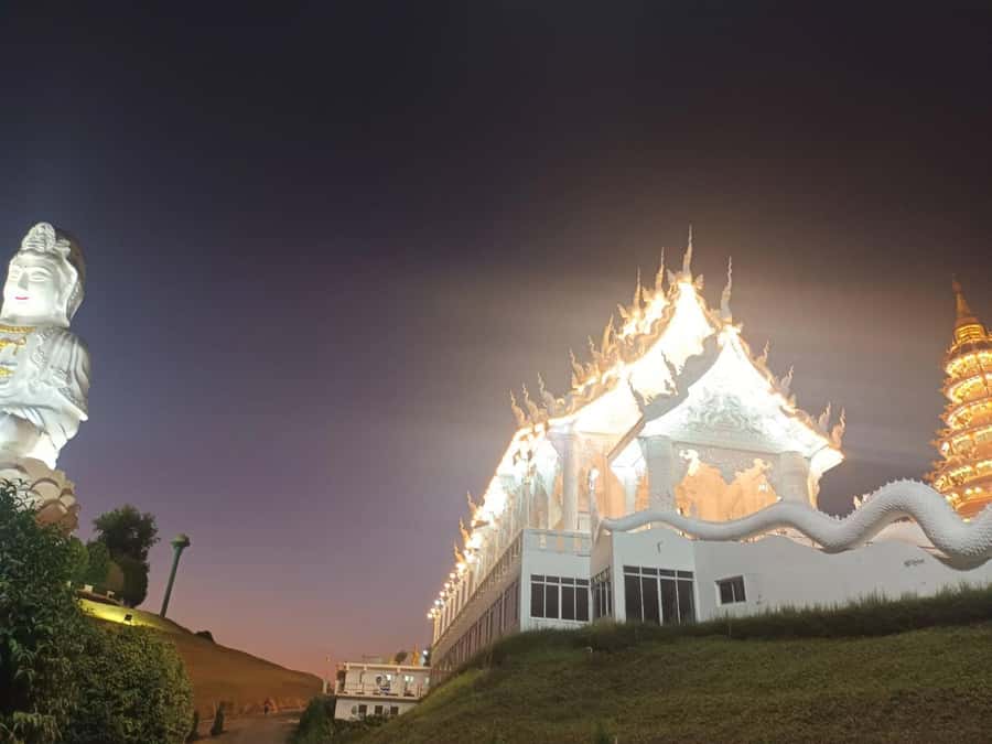 Chiang Rai White & Blue & Huay Pla Kang Temple& Lalitta Cafe - Lalitta Cafe: a relaxed final stop
