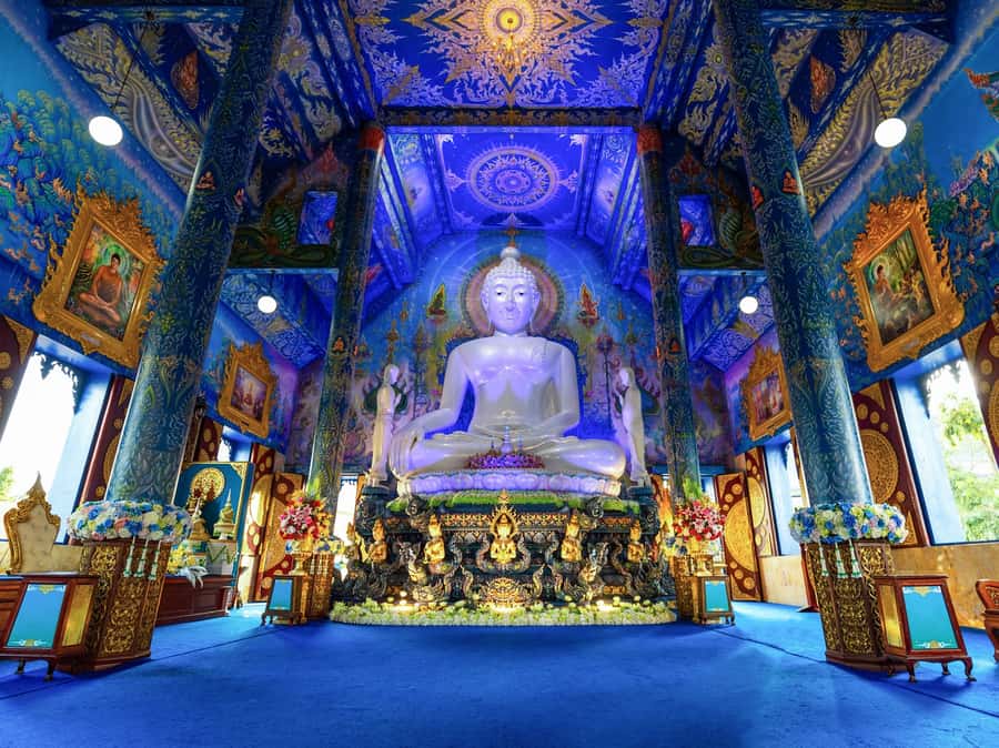 Chiang Rai White Temple and Blue Temple Day Tour - Why the White Temple makes the long road worthwhile