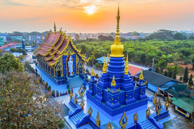 Chiang Rai White Temple, Blue Temple and more from Chiang Mai - Doi Chaang Café Mae Suai: a useful first break