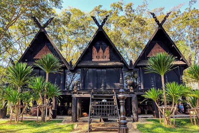 Chiang Rai White Temple, Blue Temple and more from Chiang Mai - Lunch before the Blue Temple