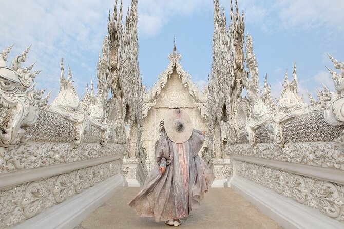 Chiang Rai White Temple, Blue Temple and more from Chiang Mai - Wat Rong Khun: the famous White Temple